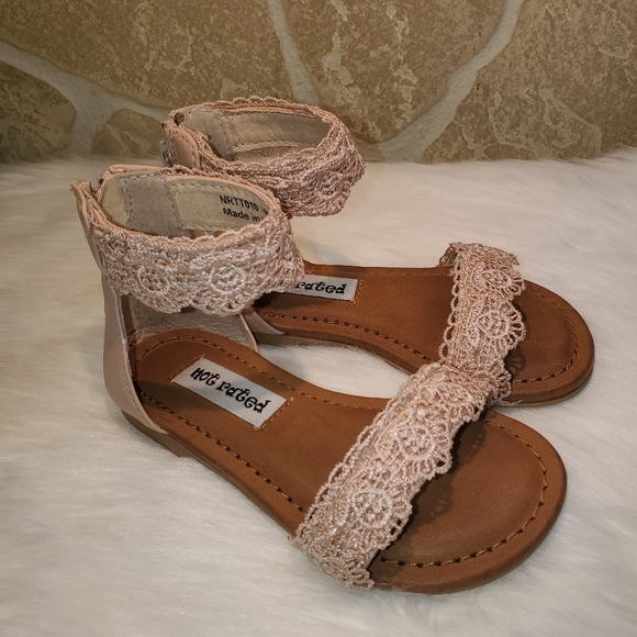 GIRLS SANDALS NOT RATED - Picture 5 of 12